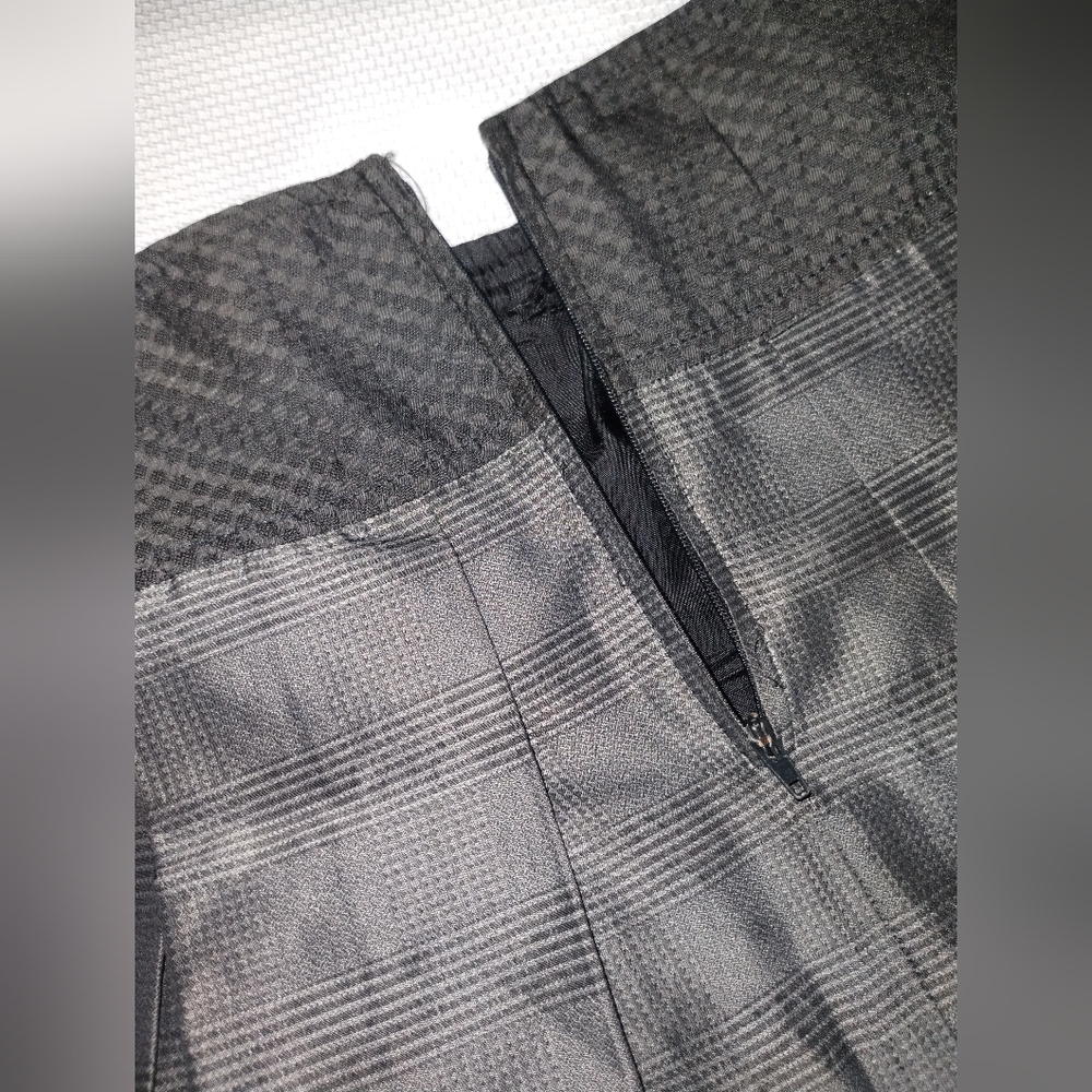 Le Cabochon Plaid Pleated skirt, gray size 6, great condition, made in Italy - Picture 7 of 8